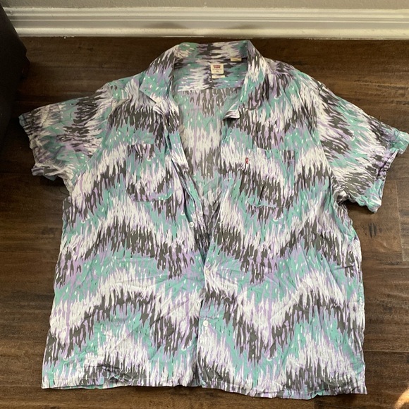Levi’s short sleeve button down - Picture 1 of 2